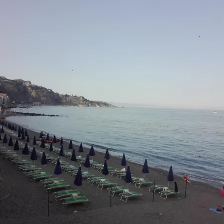 A Due Passi Da Taormina * Giardini-Naxos